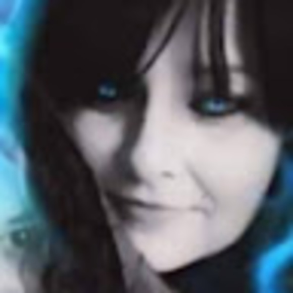 Meet your Posher, Christina - Picture 1 of 1